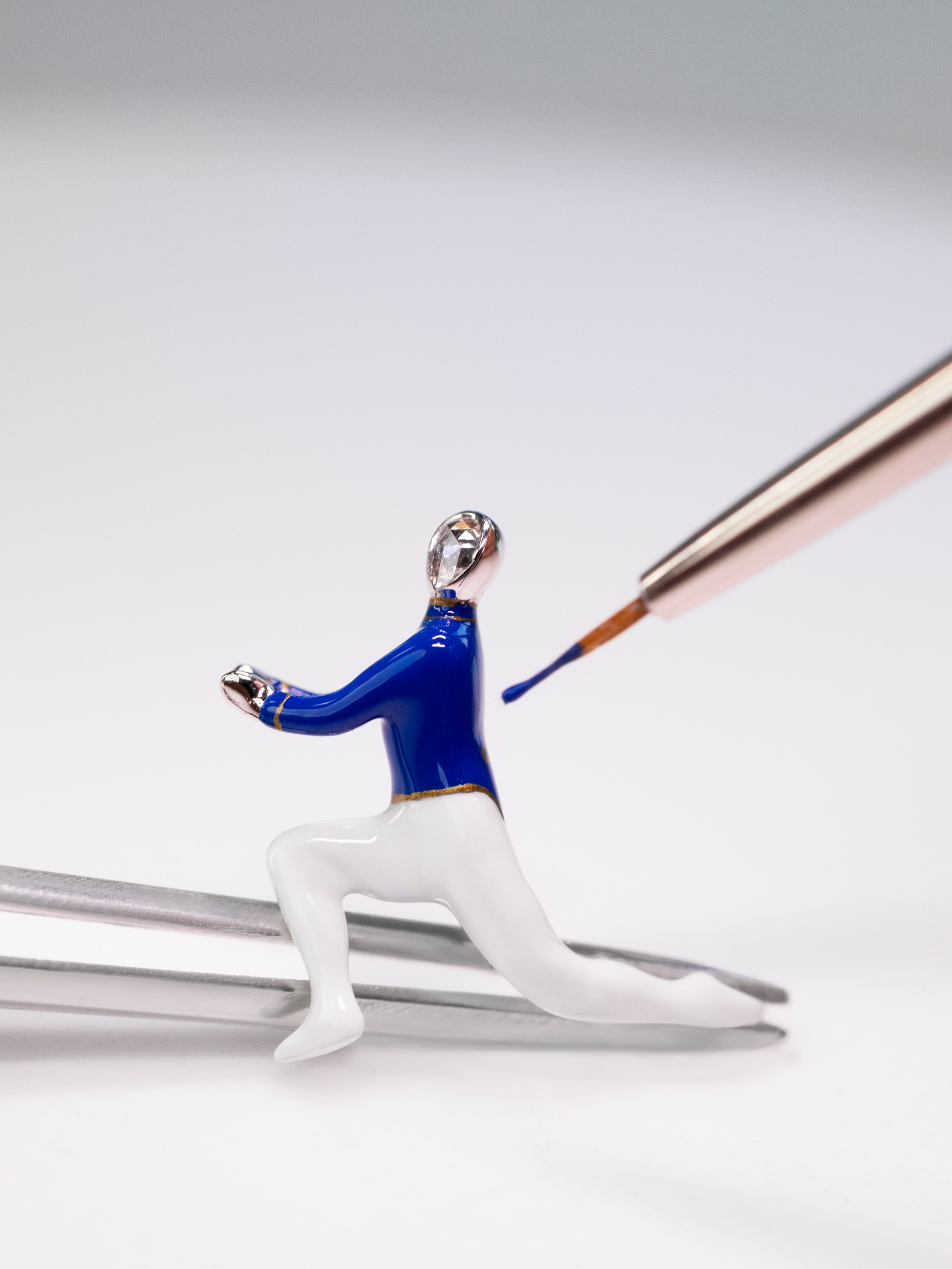 Lady Arpels Belle au Bois Dormant watch. 18K rose gold, diamond, emerald, mandarin garnet, ruby, sapphire. Extraordinary Dials collection, Van Cleef & Arpels.