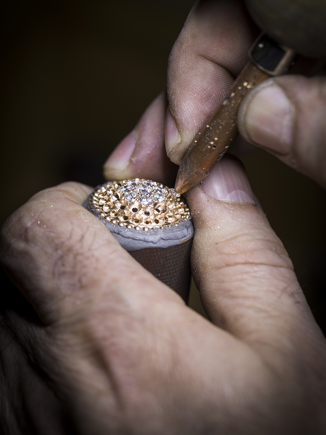 Perlée Toi & Moi secret watch, craftsmanship, Perlée collection, Van Cleef & Arpels