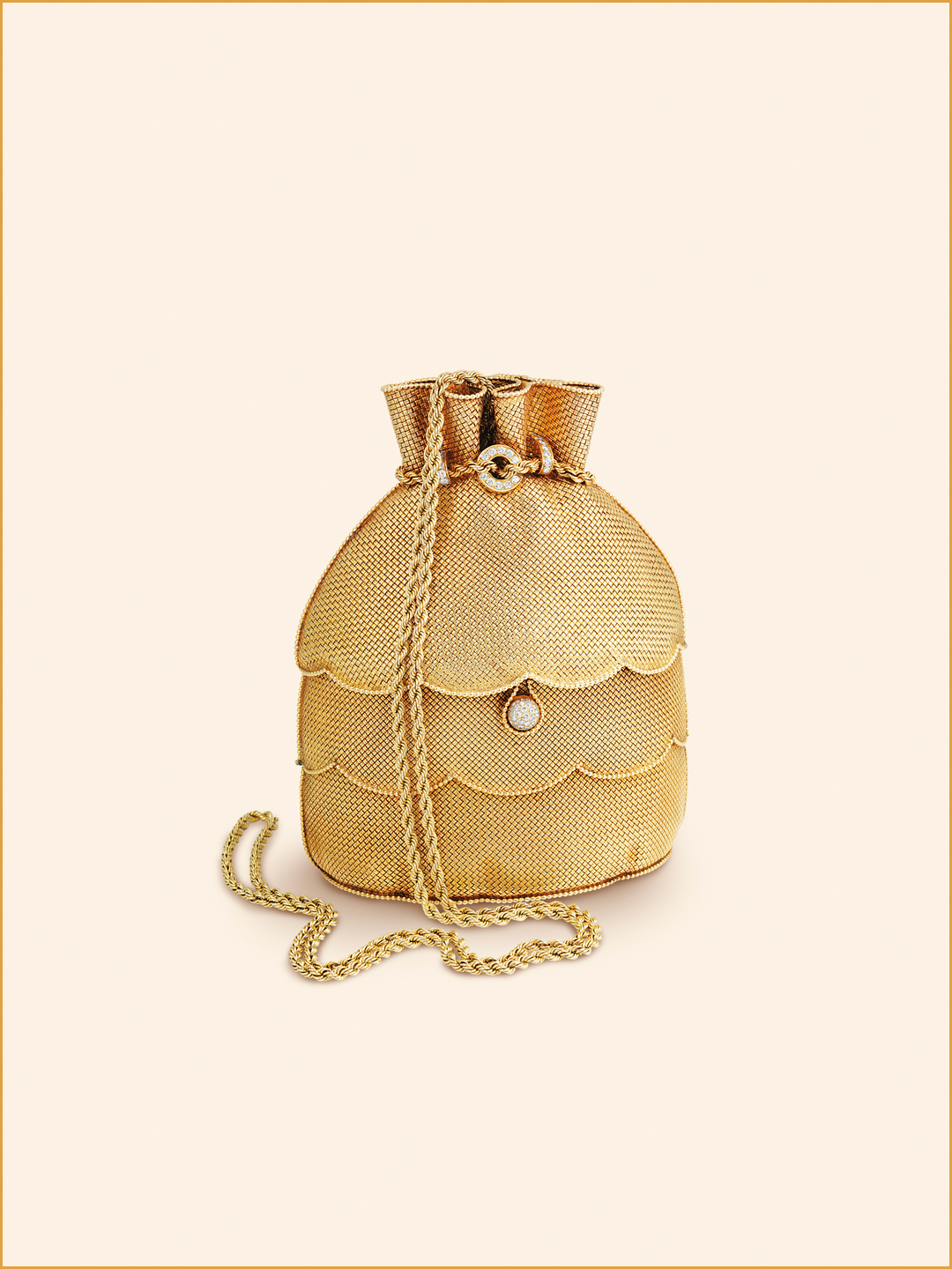 <p>"A Glimpse of</p>
<p>Van Cleef & Arpels’</p>
<p><em>Art de Vivre</em>" exhibition</p>
 - Raffles Arcade, Singapore