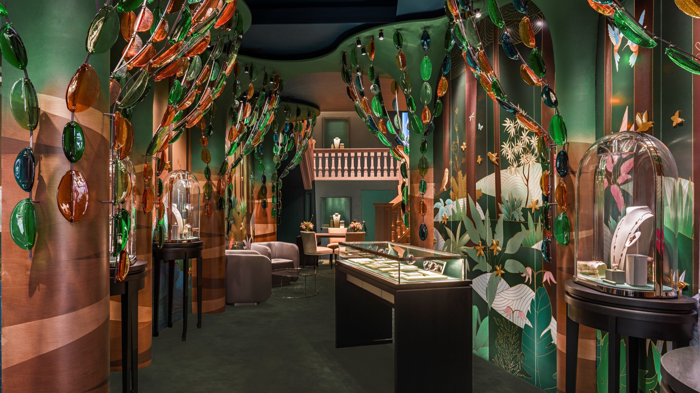 Van Cleef & Arpels opens the doors of its second boutique on New Bond Street, London.